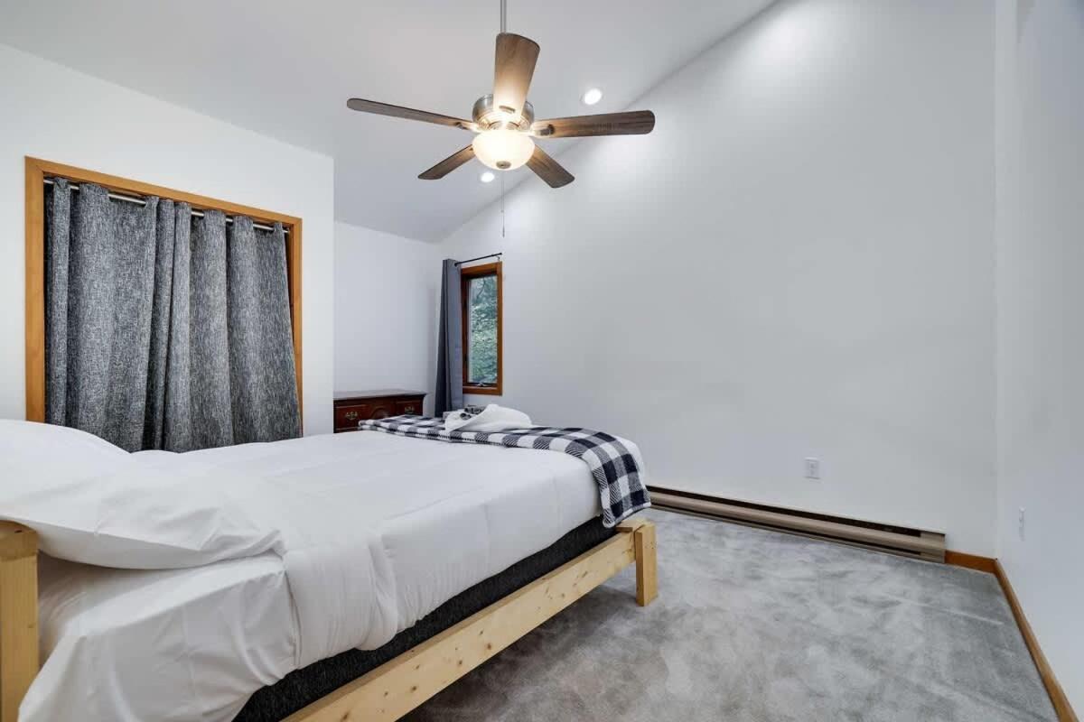 Relax In Blakeslee - Spacious 5Br Home With Bbq Екстер'єр фото