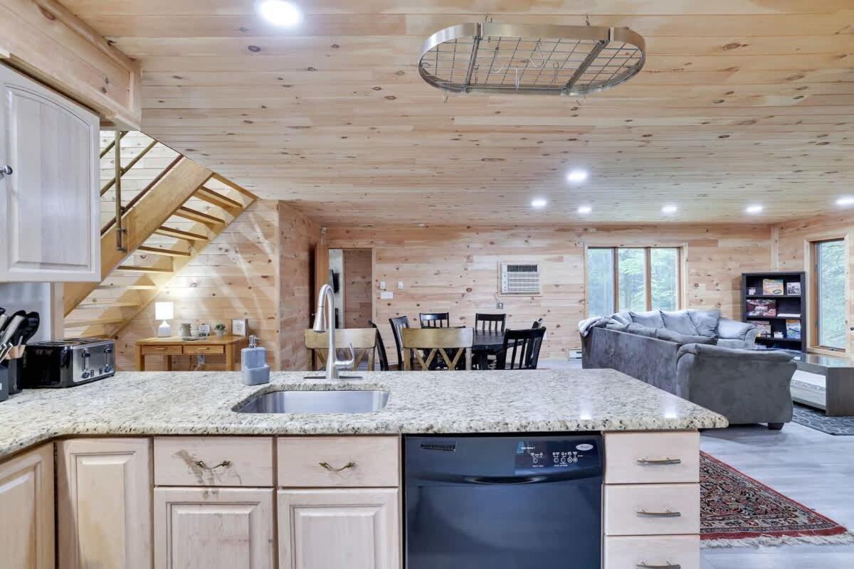 Relax In Blakeslee - Spacious 5Br Home With Bbq Екстер'єр фото